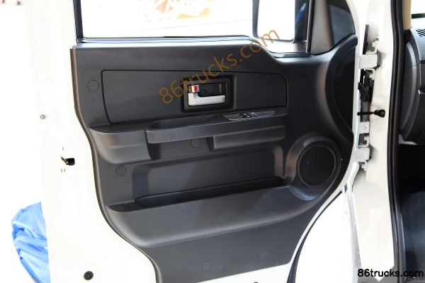 Dongfeng C35 75 hp Enclosed Van Truck Cab (2) | 86Trucks