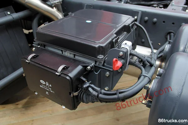 FAW Jiefang J6L 180 hp 4X2(6 wheels) Compressed Garbage Truck (Chassis) (2) | 86Trucks