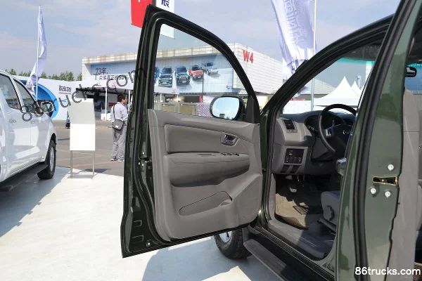 Huanghai N1 2023 Super Value 2.4L Gasoline 160hp Manual 2WD Extended Cargo Box Double-Row Pickup (China VI) Chassis (1) | 86Trucks