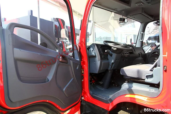 FAW-GM F330 150 ch 4X2(6 roues) camion frigorifique Cabine (1) | 86Trucks