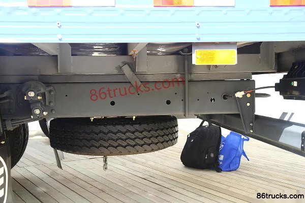 FAW-GM F330 150 ch 4X2(6 roues) camion frigorifique Châssis (2) | 86Trucks
