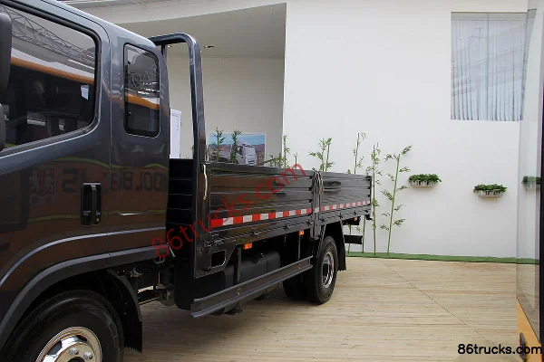 FAW Hongta FAW Jiefang Gongshi 124hp 4X2(6 wheels) 4.8m semi-row flatbed light truck Exterior (3) | 86Trucks