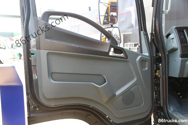 FAW Hongta FAW Jiefang Gongshi 124hp 4X2(6 wheels) 4.8m semi-row flatbed light truck Cab (2) | 86Trucks