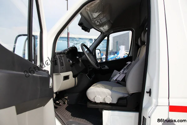 Huanghai Auto Ruitu 150 hp Enclosed Van Truck Cab (2) | 86Trucks