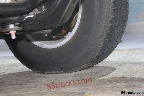 JMC Yuhu 2014 Model 4WD 2.4L Diesel Double Row Pickup (SLX) Carrosserie (1) | 86Trucks