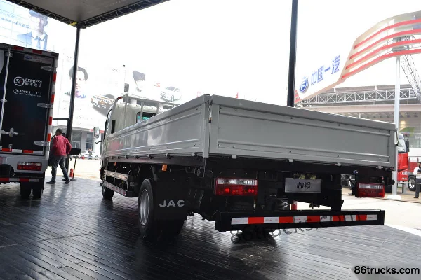 JAC Shuailing H380 141hp 4X2(6 wheels) Single Row Flatbed Light Truck (Right-Hand Drive) Exterior (3) | 86Trucks