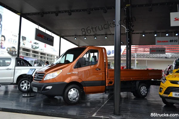 JAC Sunray 6 Series 120 hp 4X2(6 wheels) 3570 wheelbase Single Row Flatbed Light Truck Exterior (3) | 86Trucks