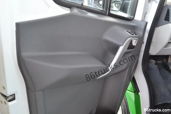 JAC Sunray 120 ch fourgon tôlé Cabine (3) | 86Trucks