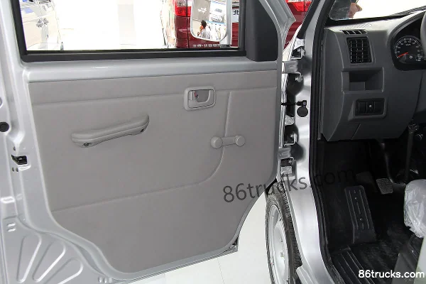 BAIC Weiwang 2014 1.0L 61 ch 4X2(6 roues) essence 2,5 m plateau simple rangée mini camion (T205-D) Cabine (3) | 86Trucks