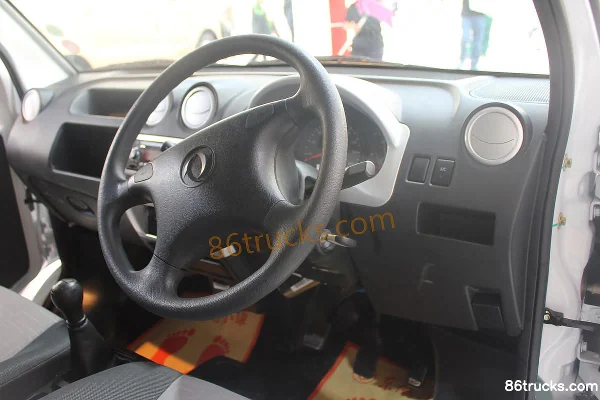 Dongfeng K01H 2014 1.21L 87 ch 4X2(6 roues) diesel 2,4 m semi-cabine fourgon mini camion (3) | 86Trucks