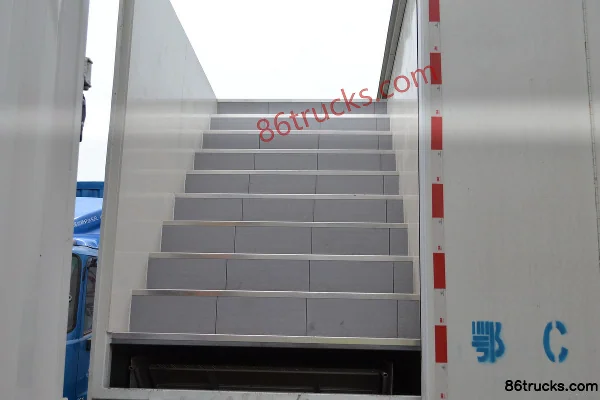 Dongfeng Commercial Vehicle Tianjin Medium Truck 180 hp 4X2(6 wheels) 7.7m Van Cargo Truck Body (2) | 86Trucks