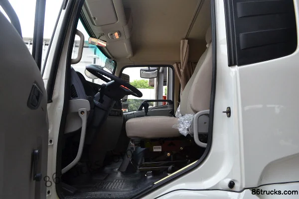 Dongfeng Commercial Vehicle Tianjin Medium Truck 180 hp 4X2(6 wheels) 7.7m Van Cargo Truck Chassis (Overdrive) Cab (2) | 86Trucks