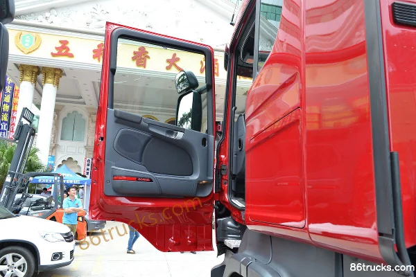 Scania série R camion lourd 560 ch 6X2R AMT automatique tracteur routier (modèle R560 V8) Cabine (1) | 86Trucks