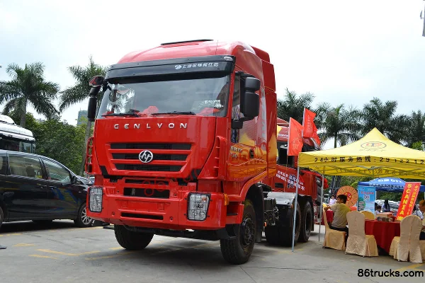SAIC Hongyan Genlyon C100 Heavy Truck Heavy-Duty Version 390 hp 6X4(10 wheels) Tractor Truck Exterior (2) | 86Trucks