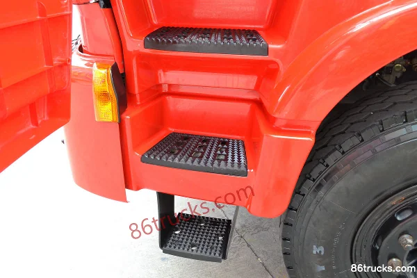 SAIC Hongyan Genlyon C100 Heavy Truck Heavy-Duty Version 390 hp 6X4(10 wheels) Tractor Truck Cab (3) | 86Trucks