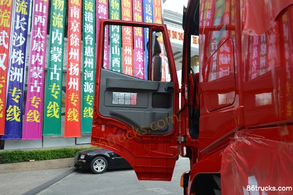 SAIC Hongyan Genlyon C100 Heavy Truck Heavy-Duty Version 390 hp 6X4(10 wheels) Tractor Truck Cab (1) | 86Trucks