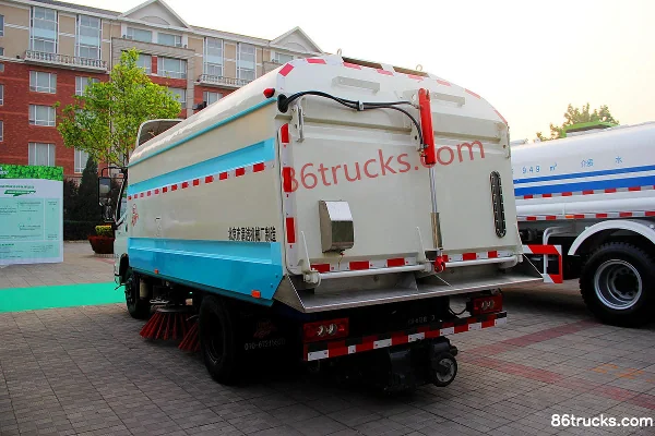 Foton Aumark Série 3 143 ch 4X2(6 roues) balayeuse (marque Yajie) Carrosserie (3) | 86Trucks