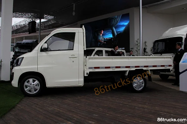 FAW Jilin Jiabao T80 1.3L 88 hp 4X2(6 wheels) Diesel Single Row Flatbed Mini Truck Exterior (3) | 86Trucks