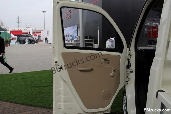 FAW Jilin Jiabao T80 1.3L 88 hp 4X2(6 wheels) Diesel Single Row Flatbed Mini Truck Cab (2) | 86Trucks