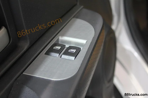 Dongfeng C36 2017 Base II 112hp 1.5L Van Cab (3) | 86Trucks