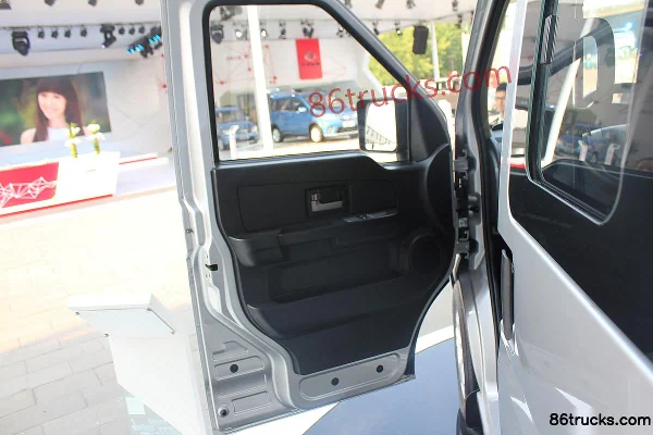 Dongfeng C36 2017 Base II 112hp 1.5L Van Cab (1) | 86Trucks