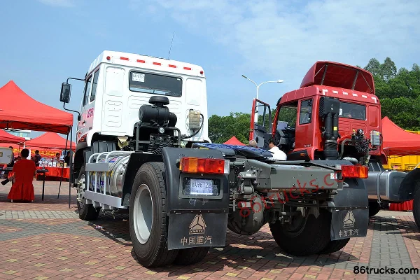 Sinotruk New Yellow River M5G Medium Truck 240hp 4X2(6 wheels) LNG Tractor Truck Exterior (3) | 86Trucks