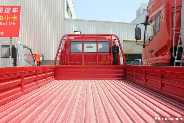 Tangjun Ouling Ouguan 88hp 4X2(6 wheels) 4.23m Single Row Flatbed Light Truck Body (1) | 86Trucks