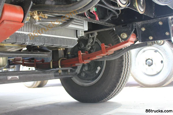 Tangjun Ouling Ouguan 88hp 4X2(6 wheels) 4.23m Single Row Flatbed Light Truck Chassis (3) | 86Trucks