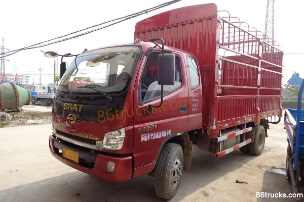 Shijun Sikate 130hp 4X2(6 wheels) 4.8m semi-row stake truck Exterior (2) | 86Trucks