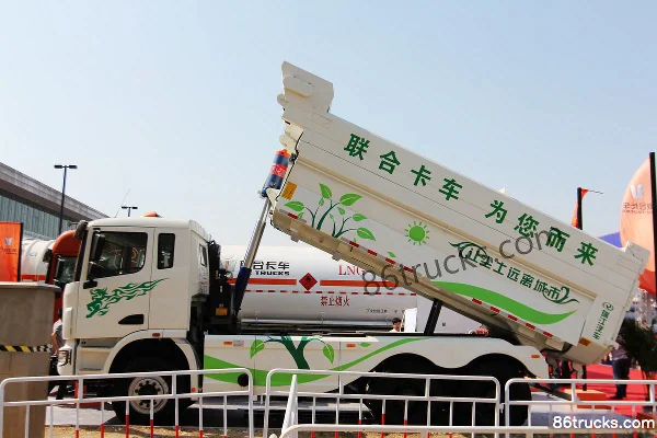 Union Truck U340 340 hp 6X4(10 wheels) 5.6m LNG Dump Truck Exterior (3) | 86Trucks