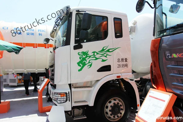 Union Truck U340 340hp 8X4(12 wheels) LNG Transport Truck Exterior (2) | 86Trucks