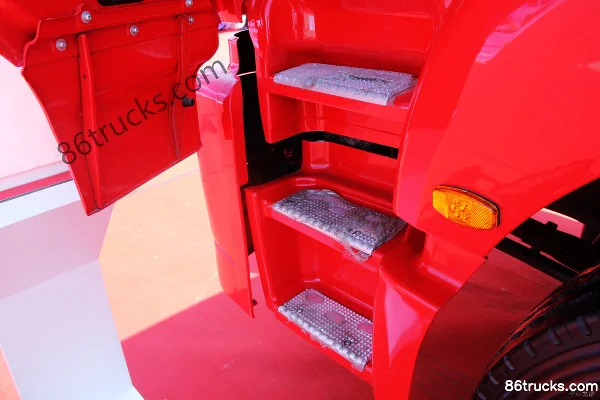 Beiben V3M heavy truck 340 hp 6X2(8 wheels) LNG tractor truck Cab (2) | 86Trucks
