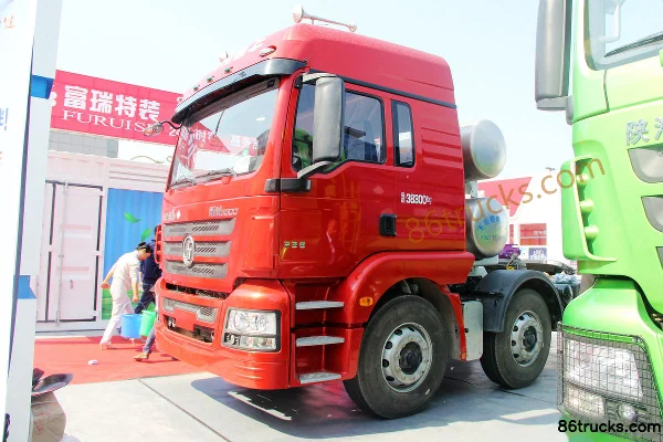 SHACMAN New Delong M3000 Lightweight Edition 336 hp 6X2(8 wheels) LNG Tractor Truck Exterior (2) | 86Trucks