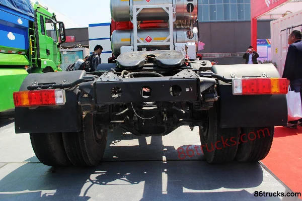 SHACMAN New Delong M3000 Lightweight Edition 336 hp 6X2(8 wheels) LNG Tractor Truck Chassis (3) | 86Trucks