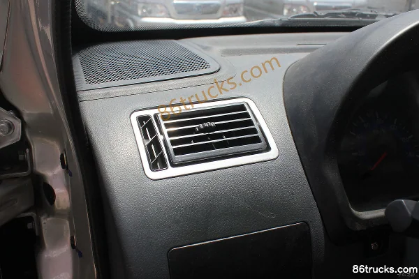 Dongfeng Xiaokawang 1.2L 85 hp 4X2(6 wheels) Gasoline 2.6m Double Row Mini Truck Cab (3) | 86Trucks
