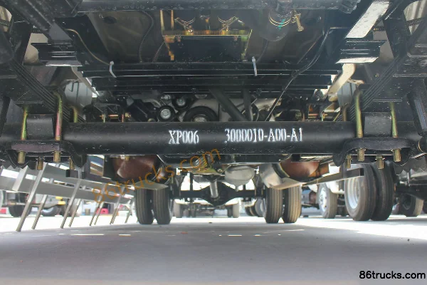 Dongfeng Xiaokawang 1.2L 85 hp 4X2(6 wheels) Gasoline 2.6m Double Row Mini Truck Chassis (2) | 86Trucks