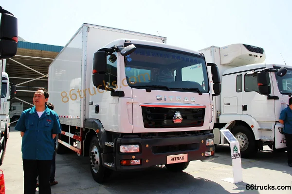 Sinotruk Sitrak C5H Medium Truck 240 hp 4X2(6 wheels) 7.9m Van Cargo Truck Exterior (3) | 86Trucks
