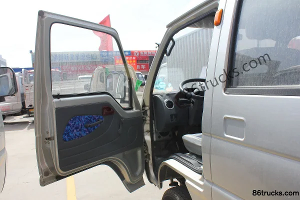 Tangjun Ouling Sailing F3-1 1,6 L 105 ch 4X2(6 roues) CNG 2,56 m camion micro plateau à ridelles (cabine double) (China VI) (1) | 86Trucks
