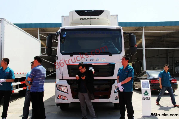 CIMC CIMC Sitrak chassis Refrigerated Truck