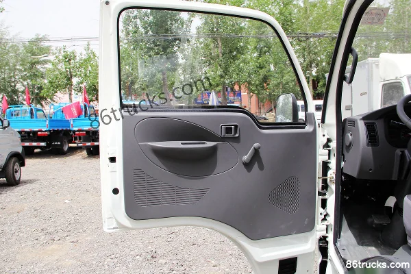 Yuejin Xiaofuxing S50Q 1,3 L 87 ch 4X2(6 roues) essence Liuji 3,05 m camion micro à plateau simple cabine (3) | 86Trucks