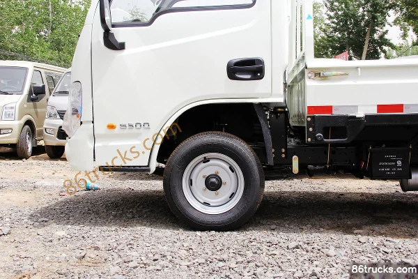 Yuejin Xiaofuxing S50Q 1,3 L 87 ch 4X2(6 roues) essence Liuji 3,05 m camion micro à plateau simple cabine Châssis (1) | 86Trucks