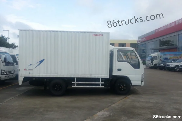 Qingling Isuzu 100P 98hp 4X2(6 wheels) 3.6m Single Row Van Light Truck Exterior (2) | 86Trucks