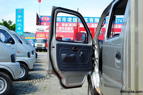 Jinbei Western Cowboy 1.3L 88 hp 4X2(6 wheels) Gasoline 2.6m Double Row Mini Truck Cab (1) | 86Trucks