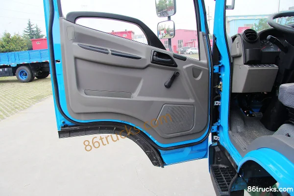 FAW Jiefang HuVH 124 hp 4X2(6 wheels) 3.8m Single Row Guardrail Light Cargo Truck Cab (2) | 86Trucks