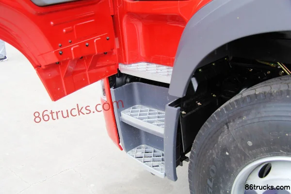 FAW Jiefang Qingdao Han V Heavy Truck 336hp 6X2(8 wheels) LNG tractor truck (Fast Gear 10-speed) Cab (3) | 86Trucks