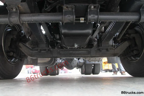 SAIC Hongyan Genlyon C100 Heavy Truck 430 hp 6X4(10 wheels) Tractor Truck Chassis (2) | 86Trucks