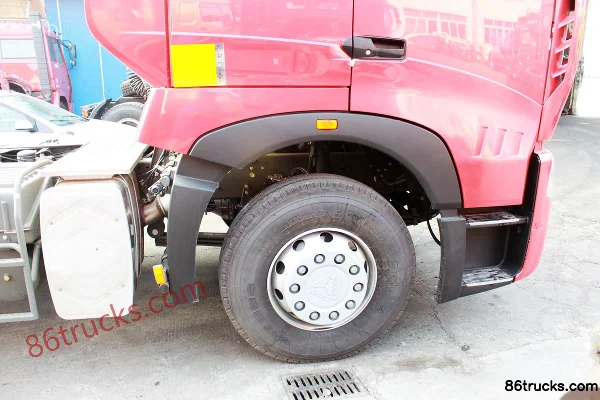 Sinotruk HOWO T7H Heavy Truck 360 hp 6X2(8 wheels) Dangerous Goods Tractor Truck (16-speed) Chassis (1) | 86Trucks