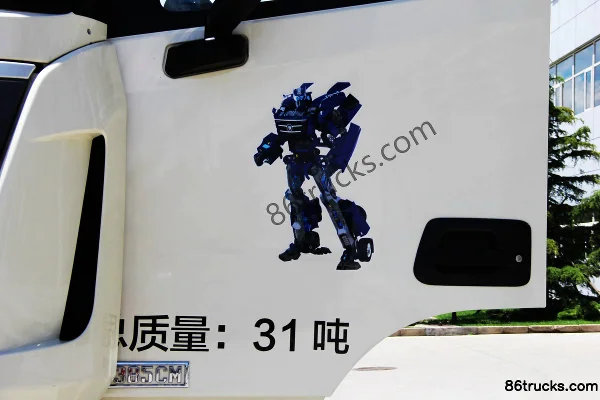 Foton L8 Series 385 hp 8X4(12 wheels) concrete mixer truck Cab (1) | 86Trucks
