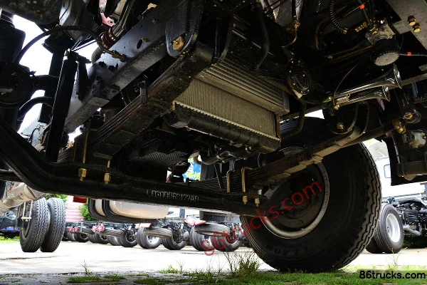 Foton Aumark Série 5 camion moyen 170 ch 4X2(6 roues) camion porteur fourgon 7,8 m Châssis (1) | 86Trucks