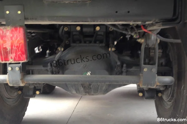 SAIC Hongyan New Jingang heavy truck 336hp 6X4(10 wheels) 5.8m dump truck Chassis (2) | 86Trucks